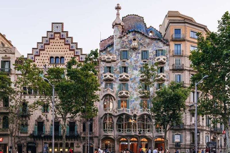 Barcelona: Sagrada Familia or City Tour by Bike or eBike - Vila Olímpica and Port Olímpic Marina: A Different Barcelona Mood