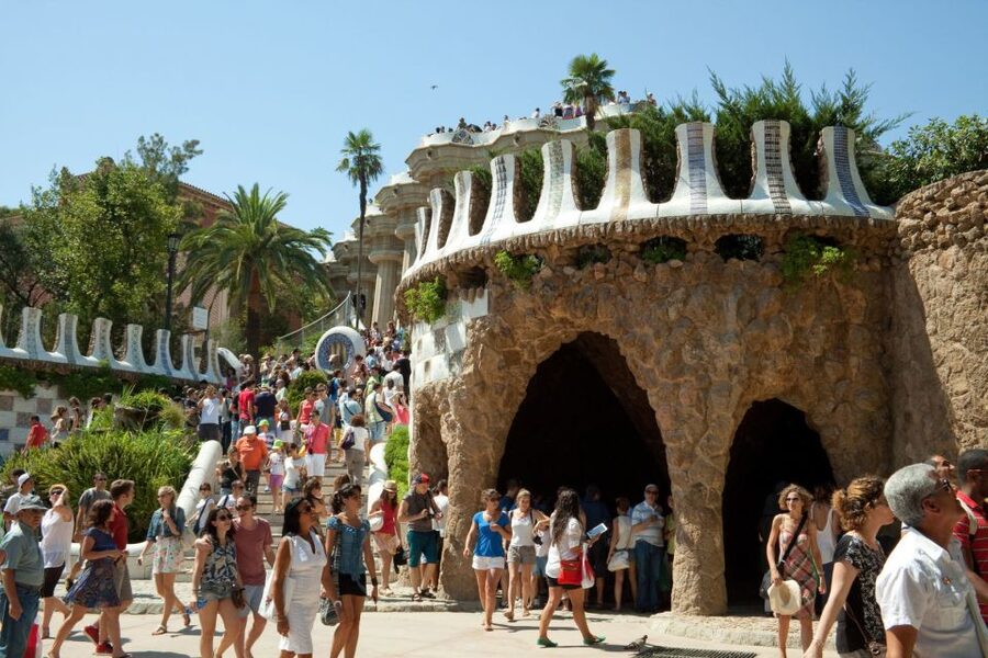 Barcelona: Sagrada Familia & Park Güell Guided Tour & Ticket - What to wear and bring for smooth entry (Sagrada Familia security is real)