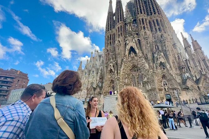 Barcelona: Sagrada Familia & Park Guell Guided Tour + Transfer - Entering Sagrada Família: skip the line, then let the light do the talking
