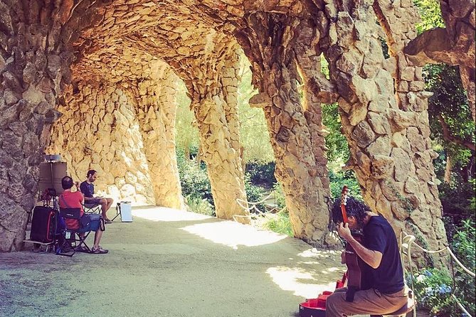 Barcelona: Sagrada Familia, Park Guell & Tapas Private Tour - Rambla Catalunya Tapas Lunch: Where the Day Refills