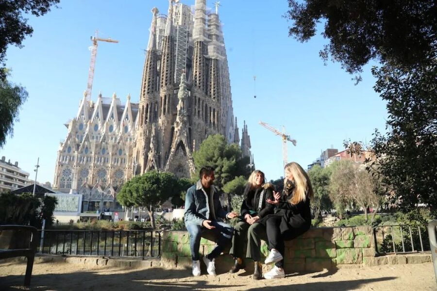 Barcelona: Sagrada Familia Skip The Line Insider Guided Tour - Who this tour fits best (and who might prefer going solo)