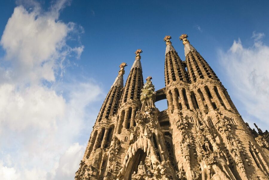 Barcelona: Sagrada Familia Skip The Line Insider Guided Tour - Why this Sagrada Familia tour feels fast, not rushed