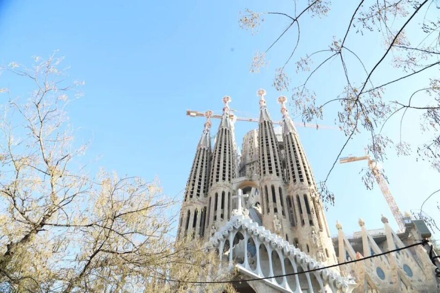 Barcelona: Sagrada Familia Skip The Line Insider Guided Tour - Sagrada Familia Museum: drawings and models that explain the build