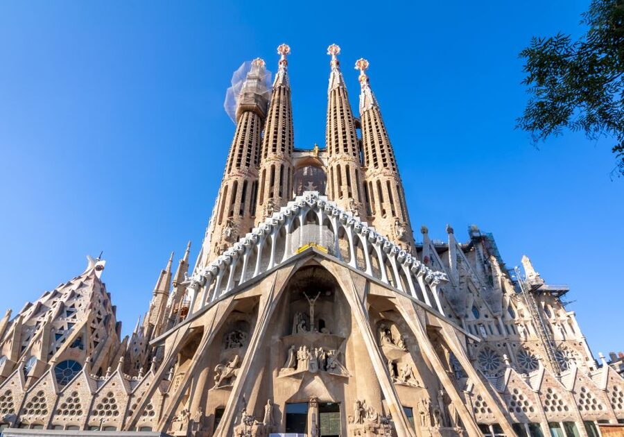 Barcelona: Sagrada Familia Skip The Line Insider Guided Tour - Photos, timing, and the real deal on headsets