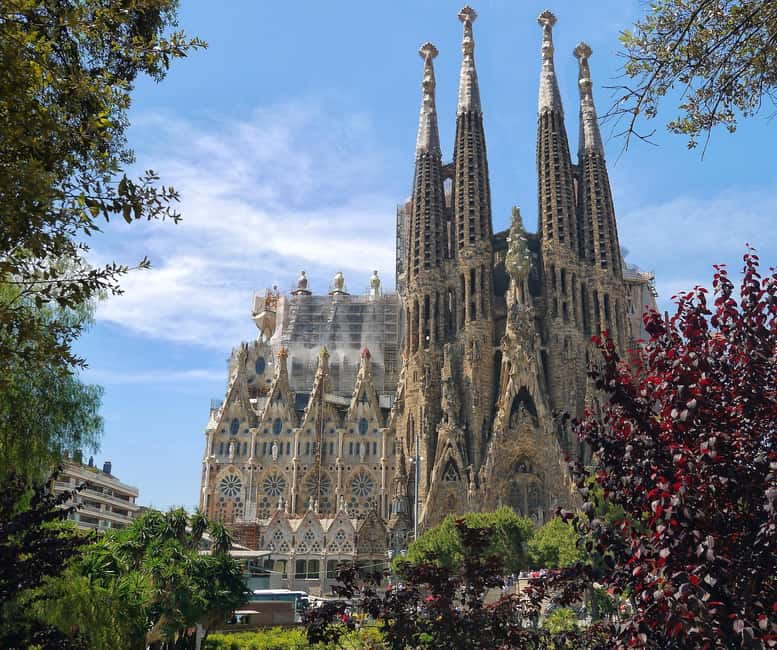 Barcelona: Sagrada Familia Skip-the-line Tour with Guide - Nativity and Passion facades: getting the symbolism without turning it into homework