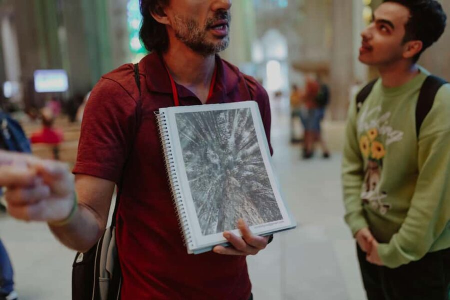 Barcelona: Sagrada Familia Skip-the-line Tour with Guide - Where you start, where you end, and how to plan your time