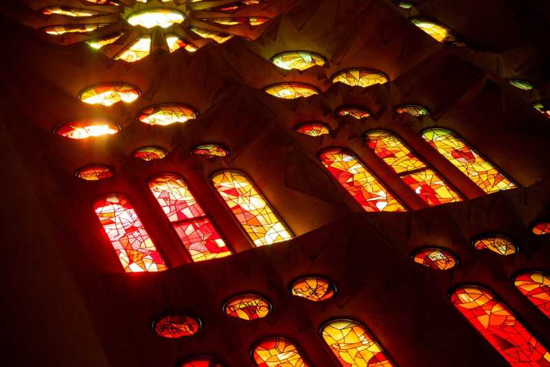 Barcelona: Sagrada Familia Tour Priority Access & Add-ons - Key points before you go