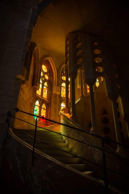 Barcelona: Sagrada Familia Tour Priority Access & Add-ons - Inside the basilica: sunlight, symbolism, and why 60 to 90 minutes is the sweet spot