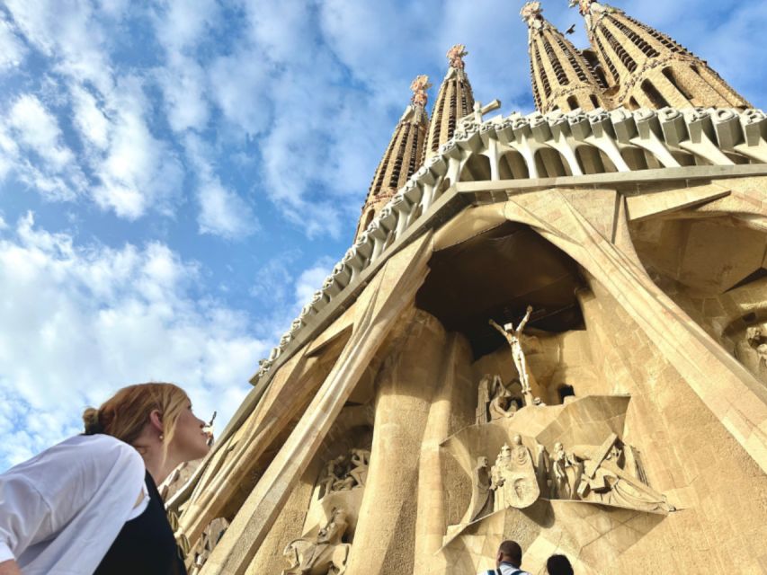 Barcelona: Sagrada Família Tour with Skip-the-Line Access - Why the Unfinished Part Still Feels Powerful