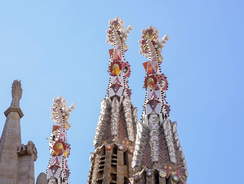 Barcelona: Sagrada Familia with Towers and Park Güell Tour - Sagrada Familia interior: where the guide helps you read the basilica