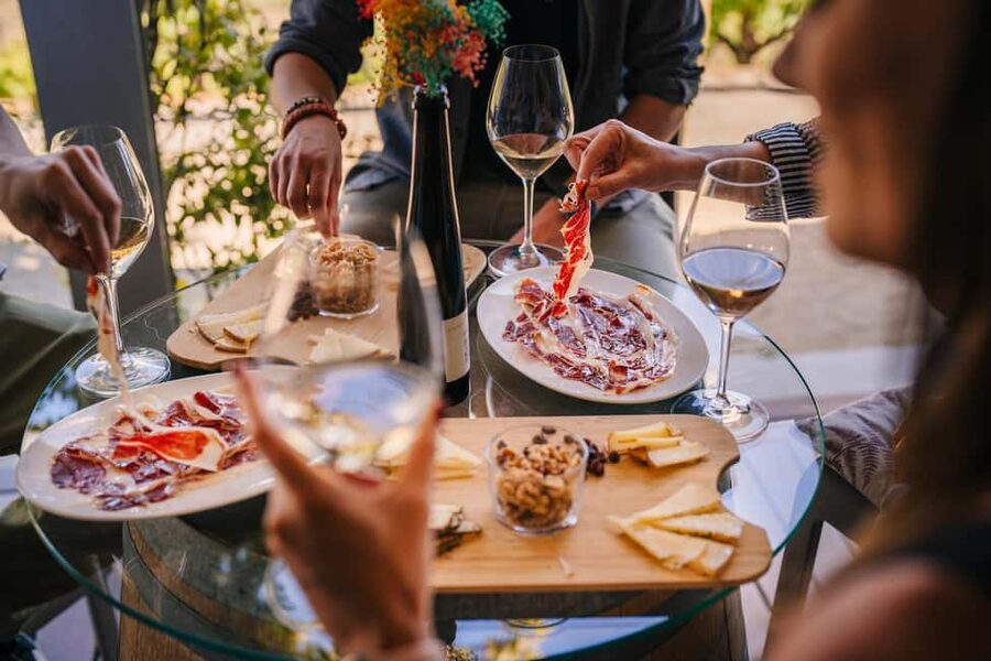 Barcelona: Sailing Cruise & Vineyard Tour with Wine Tasting - Getting to Port Olímpic: bring your ID and get there early