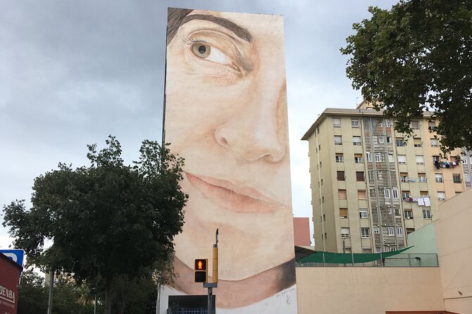 Barcelona Street Art and Graffitti Bicycle Tour - The Ride Itself: Speedy Bikes, But Not a Spinning Class