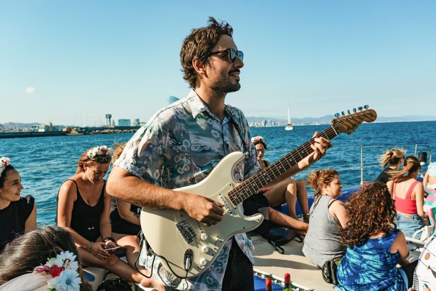 Barcelona: Sunset Catamaran Cruise with Live Music - Live jazz on the water: what it adds to the sunset