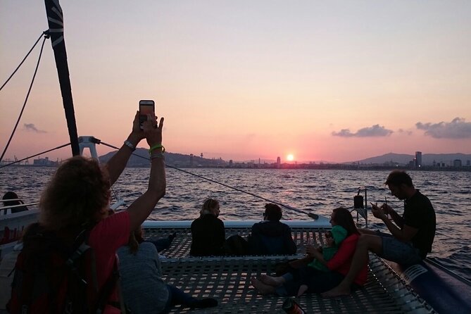 Barcelona Sunset Live Jazz Music Cruise - Weather and comfort: cold water wind is the real boss