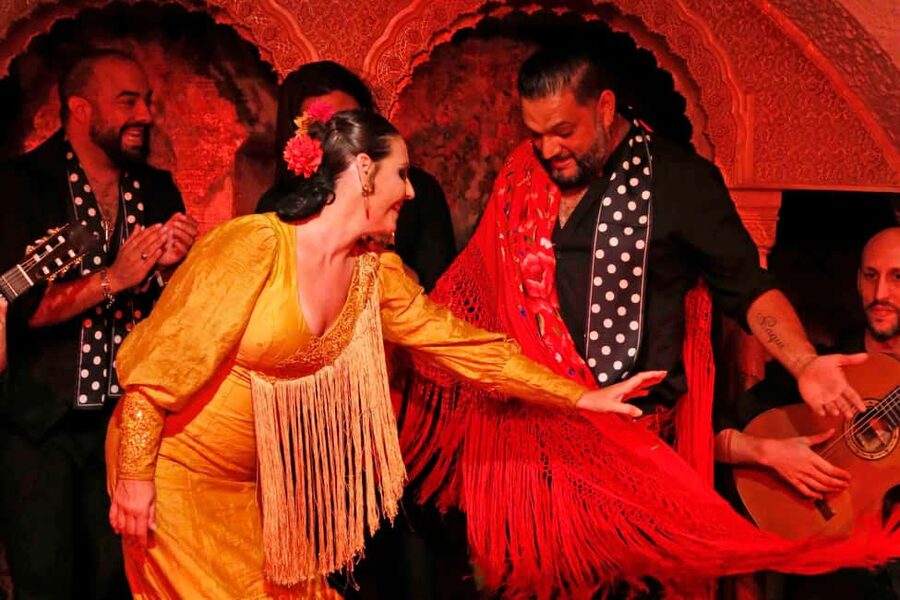 Barcelona: Tablao Flamenco Cordobes with Food/Drink Options - The Alhambra-Style Dining Room and Nasrid Decor