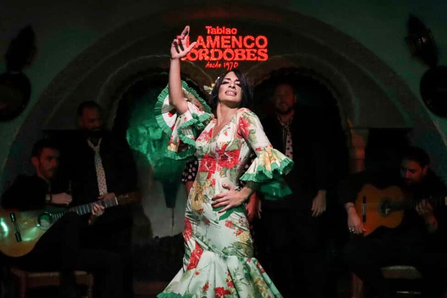 Barcelona: Tablao Flamenco Cordobes with Food/Drink Options - Duration and How Long You Should Block Off Your Evening