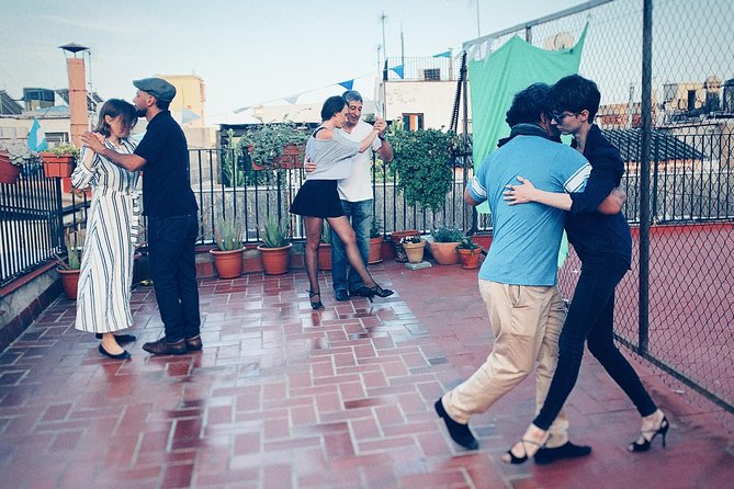 Barcelona Tango Lesson, where passion meets fun - A 5:00 pm tango reset in El Born