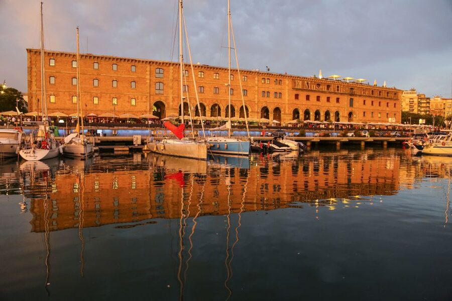 Barcelona: Unique Sunset Sailing Tour with Tapas & Open Bar - The Timing: 2 Hours of Sunset Without the Long Night Commit