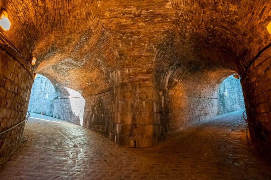 Barcelona: Walking tour with Montjuic Castle & Cable Car - Why this 3.5-hour Montjuïc day works as a Barcelona starter