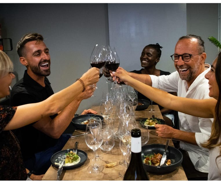 Barcelona: Wine Tasting and Tapas 5-Course Pairing Dinner - Vivinos Wine Bar and the Dinner Setting (What the Room Feels Like)