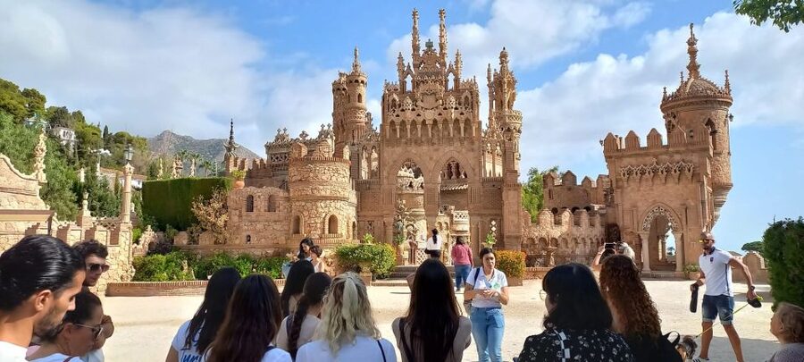 Benalmadena: Colomares Castle Tour with Entry Ticket - The Best Views: Costa del Sol Vantage Points in 40 Minutes