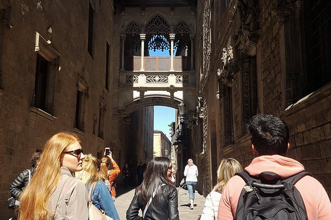 Best of Barcelona: Sagrada Familia & Park Guell Tour with Pick-up - Las Ramblas and the waterfront: quick highlights, not a long walk