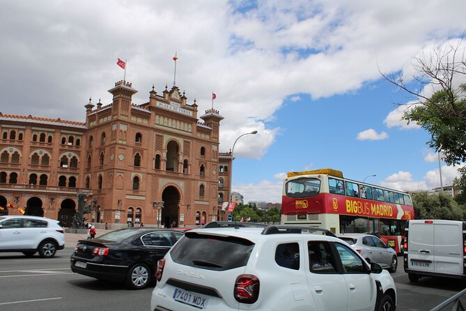 Big Bus Madrid Panoramic City Tour - Live guide in English and Spanish: how to get the most out of the commentary