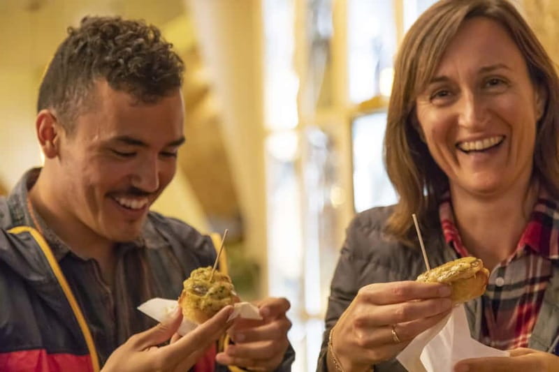 Bilbao: Basque Food Tour and Wine Tasting with Guide - The walk-and-eat rhythm: how 9 pintxos actually works