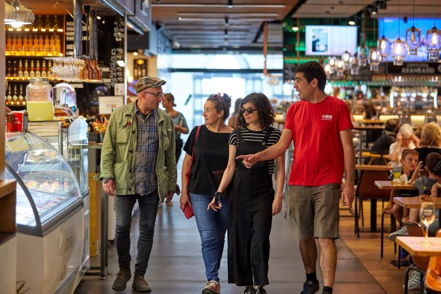 Bilbao: Exclusive Food & Wine Tasting Tour with Local Guide - What the cuadrailla vibe adds (and why it matters for value)