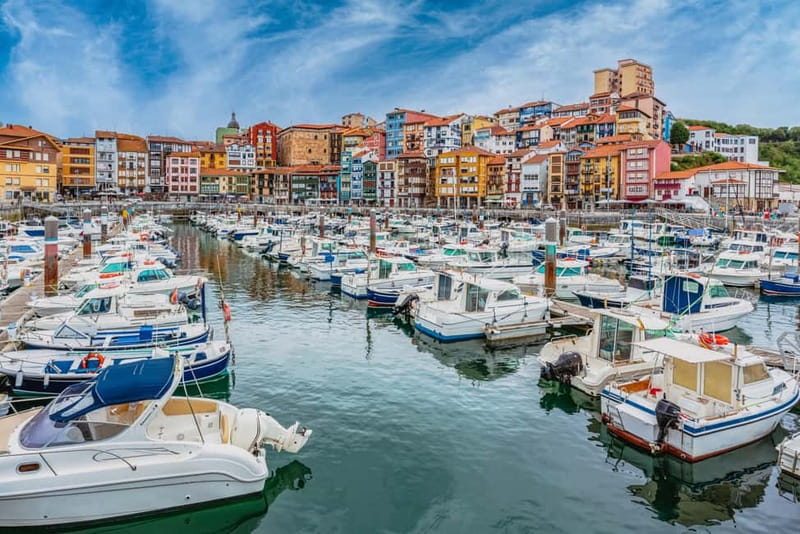 Bilbao: Gaztelugatxe, Bermeo, Mundaka, Gernika, & Wine Tour - Bodega Berroja and the txakoli tasting finish