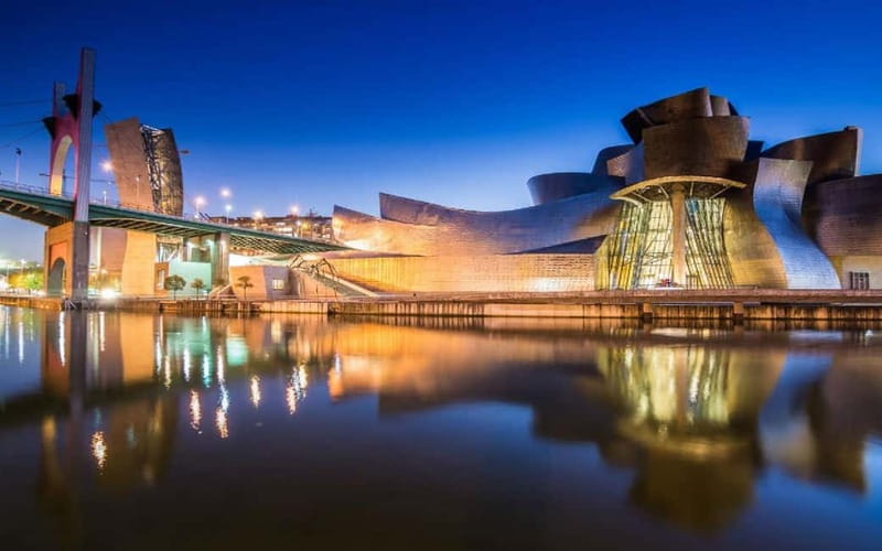 Bilbao: Guggenheim VIP Experience. Small Group. Expert Guide - Key things I’d bank on before you go