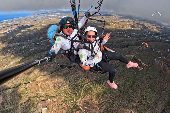 BRONZE tandem paragliding flight in South Tenerife, free pick up - What to wear and bring for comfort and a smoother launch