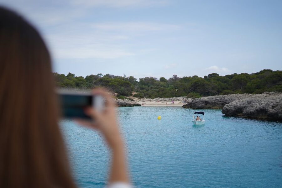 Cala'n Bosch: 2-Hour Sunset Sightseeing Tour - Onboard audio commentary plus a full-service bar: comfort and context