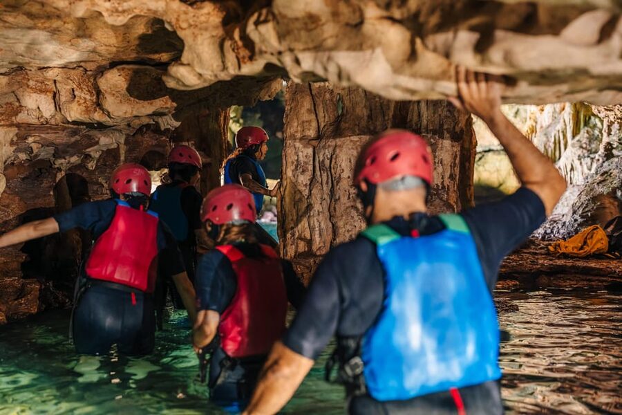Cala Varques: Guided Sea Caves Kayak & Snorkeling Expedition - Guides, safety setup, and the free photos that actually get shared