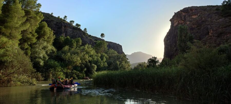 Calasparra: Almadenes Canyon Rafting with Caves and Rock Art - Languages and guide style: why it feels welcoming