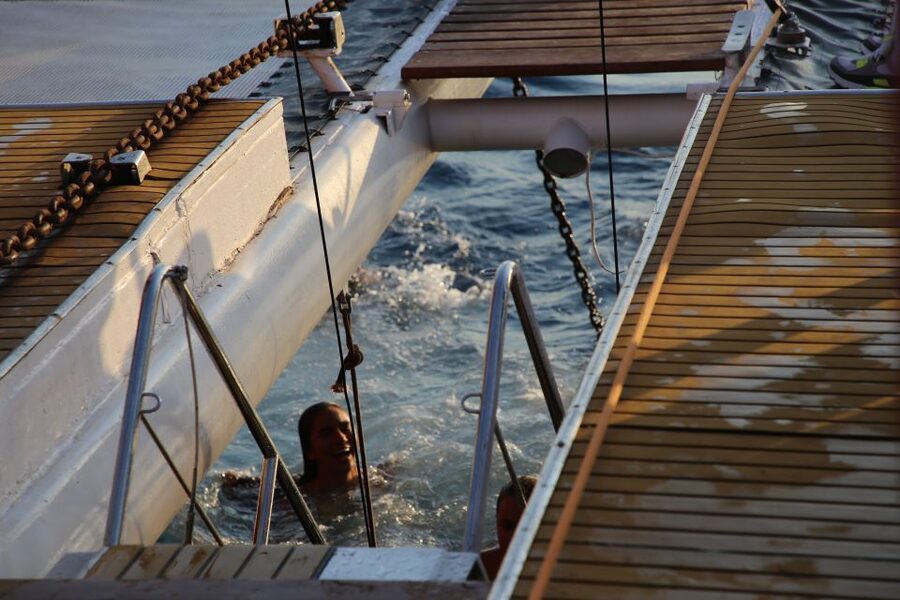 Cambrils: Sunset Catamaran Cruise & Drinks w/ Sunbed - A quick decision guide for your Cambrils evening