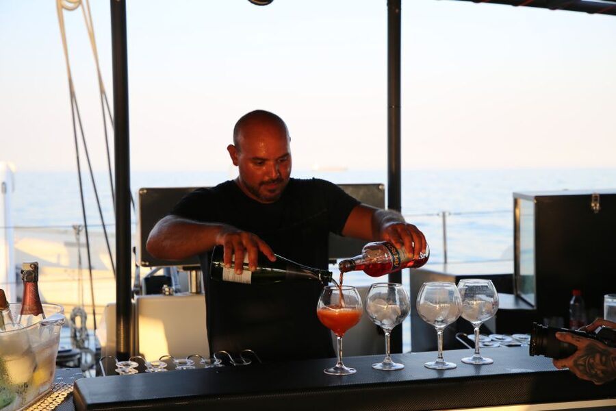 Cambrils: Sunset Catamaran Cruise & Drinks w/ Sunbed - FAQ