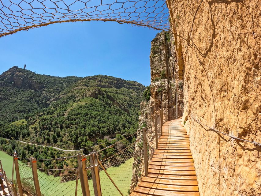Caminito del Rey: Entry Ticket - What you will see on the walkway: 400 m highs, 10 m lows, and the Guadalhorce below