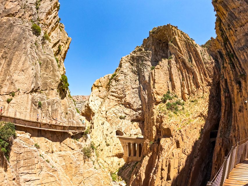 Caminito del Rey: Entry Ticket - One guide or self-paced? How to think about the entry ticket choice