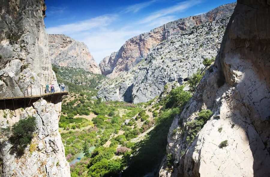 Caminito Del Rey From Málaga: Round-Trip Bus + Tour with Official Guide - Why the welcome pack and water matter more than you think