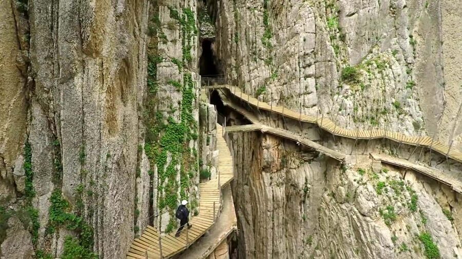 Caminito Del Rey From Málaga: Round-Trip Bus + Tour with Official Guide - Who this tour fits best