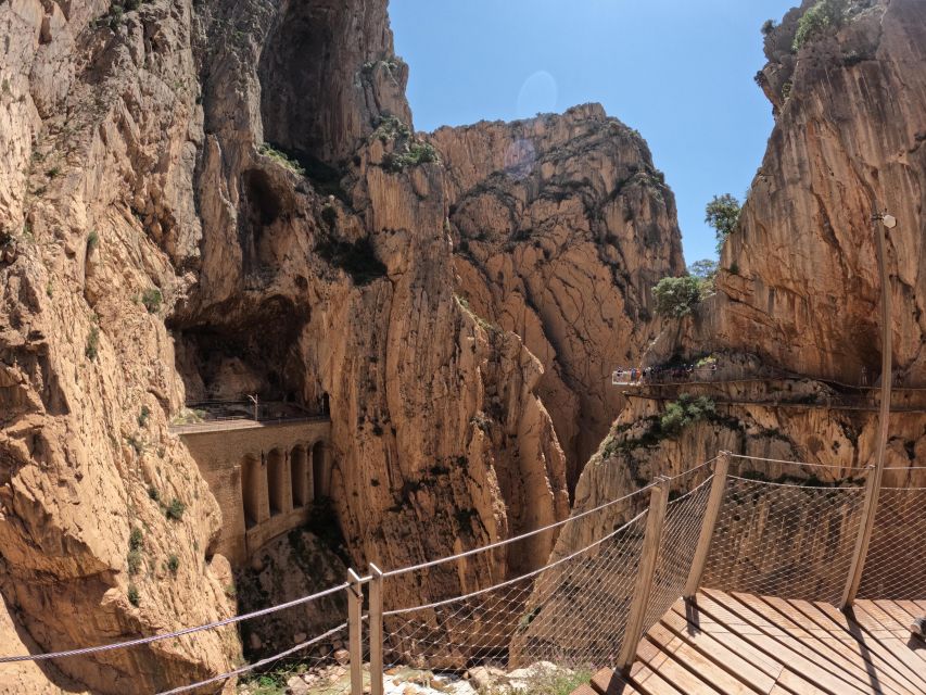 Caminito del Rey: Guided Tour and Entry Ticket - Your 2-hour guided walk: Ardales to El Chorro in one flowing plan