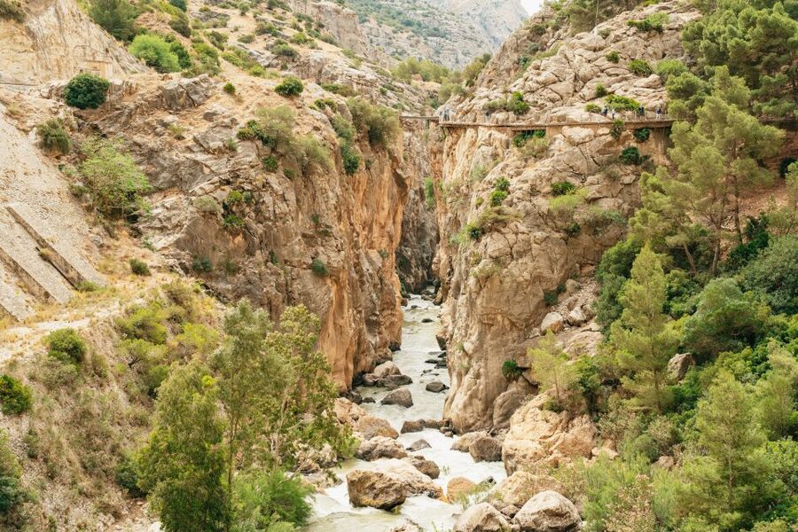 Caminito del Rey: Tickets, Guided Tour, Shuttle & Water - The walk back, uphill return, and the end near picnic and restaurant