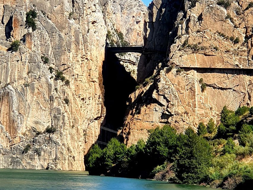 Caminito del Rey & White Village Tour with Tapas from Málaga - Key points you’ll care about