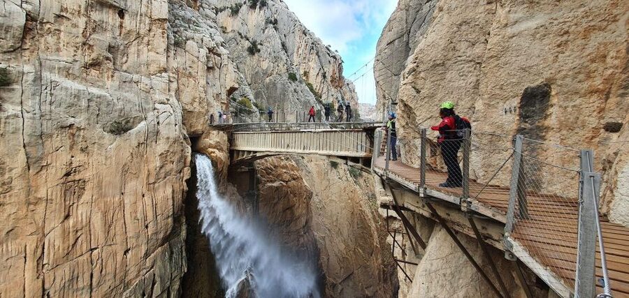 Caminito del Rey & White Village Tour with Tapas from Málaga - Guides and group energy: calm storytelling to keep you steady