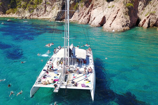 Catamaran ride -Costa Brava with barbecue and drinks. Familiar. - Key highlights worth getting excited about