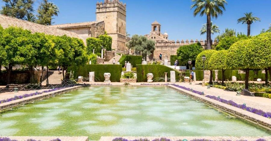 Cordoba: Alcazar of Christian Monarchs 1–Hour Guided Tour - Walk of the Kings: the photo stop that actually makes sense