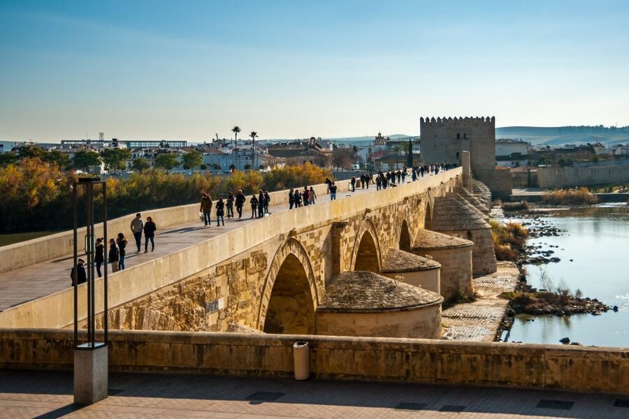 Córdoba: City Sightseeing Hop-On Hop-Off Bus Tour - The Judería walking tour at 6pm: a smart way to finish the day