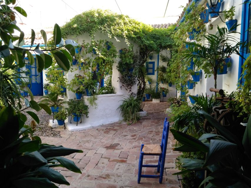 Córdoba Daily Highlights Bike Tour - Jewish quarter streets, Church San Lorenzo, and Santa Marina