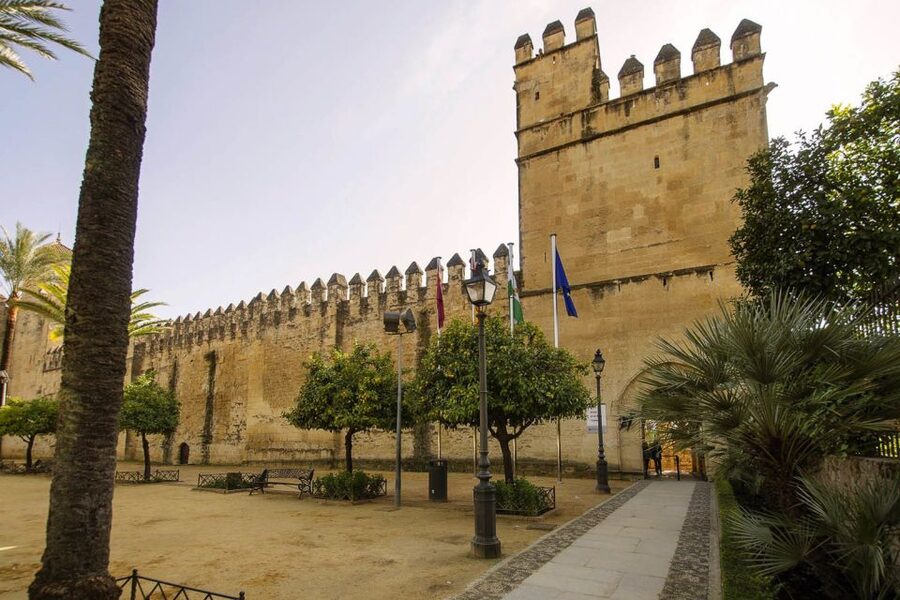 Córdoba Guided Tour of the Mosque, Jewish Quarter & Alcazar - Who should book this tour, and who might skip it